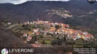 immagine della webcam nei dintorni di Pieve di Teco: webcam Borghetto d'Arroscia