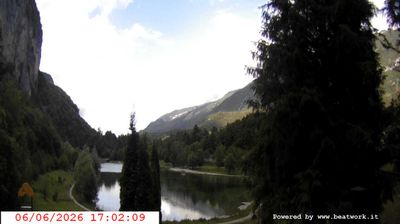 immagine della webcam nei dintorni di Carisolo: webcam San Lorenzo in Banale