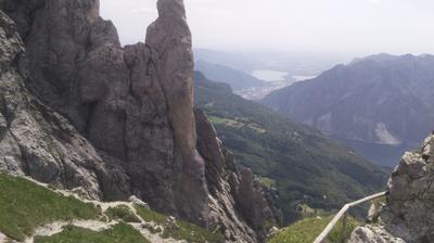 immagine della webcam nei dintorni di Monte Cornizzolo: webcam Piani Resinelli