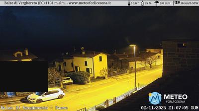 immagine della webcam nei dintorni di Monte Nerone: webcam Mercato