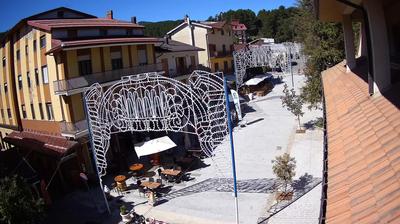 immagine della webcam nei dintorni di Monte Curcio: webcam Camigliatello Silano