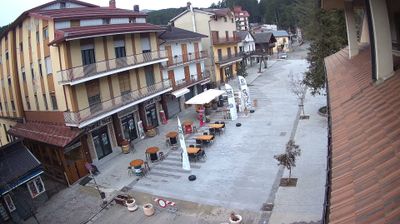 immagine della webcam nei dintorni di Spezzano della Sila: webcam Camigliatello Silano