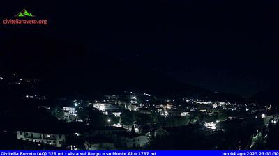 immagine della webcam nei dintorni di Castellafiume: webcam Civitella Roveto