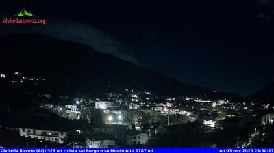immagine della webcam nei dintorni di Castellafiume: webcam Civitella Roveto