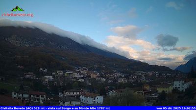 immagine della webcam nei dintorni di Vallepietra: webcam Civitella Roveto