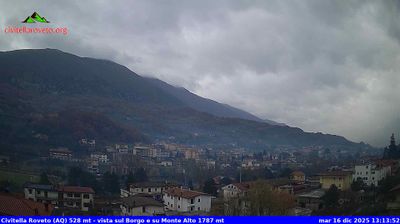 immagine della webcam nei dintorni di Campo Catino: webcam Civitella Roveto