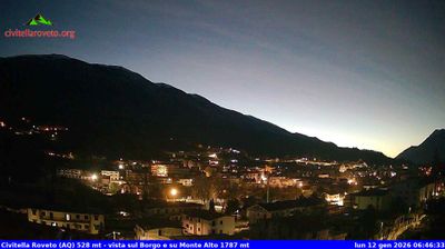 immagine della webcam nei dintorni di Ortona dei Marsi: webcam Civitella Roveto
