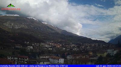 immagine della webcam nei dintorni di Campo Catino: webcam Civitella Roveto
