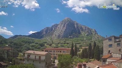 immagine della webcam nei dintorni di Marina di Tortora: webcam San Giovanni a Piro