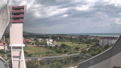 immagine della webcam nei dintorni di Morro d'Oro: webcam Scerne