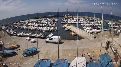 immagine della webcam nei dintorni di Livorno: webcam Antignano