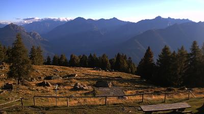 immagine della webcam nei dintorni di Menarola: webcam Monte Legnone
