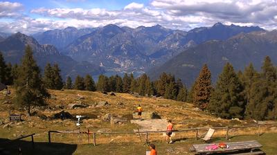 immagine della webcam nei dintorni di Alpe Giumello: webcam Monte Legnone