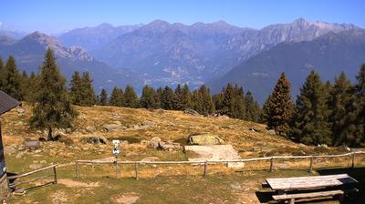 immagine della webcam nei dintorni di Rifugio Falc: webcam Monte Legnone