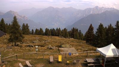 immagine della webcam nei dintorni di Perledo: webcam Monte Legnone