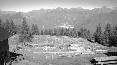 immagine della webcam nei dintorni di Sant'Abbondio: webcam Monte Legnone