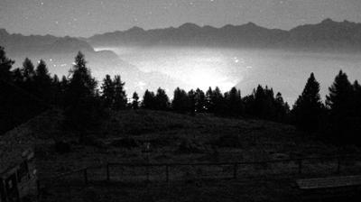 immagine della webcam nei dintorni di Sant'Abbondio: webcam Monte Legnone