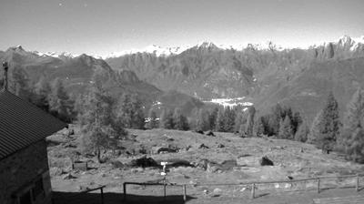 immagine della webcam nei dintorni di Menarola: webcam Monte Legnone