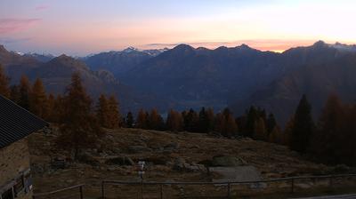 immagine della webcam nei dintorni di Dervio: webcam Monte Legnone