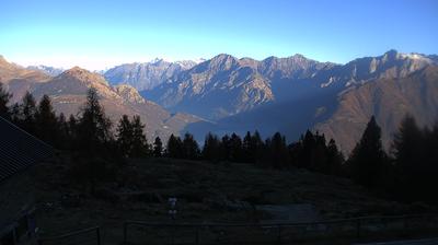 immagine della webcam nei dintorni di Pianello del Lario: webcam Monte Legnone