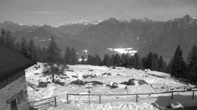 immagine della webcam nei dintorni di San Giacomo Filippo: webcam Monte Legnone