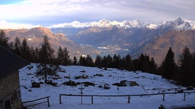 immagine della webcam nei dintorni di Cremia: webcam Monte Legnone