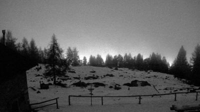 immagine della webcam nei dintorni di Alpe Giumello: webcam Monte Legnone