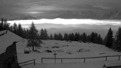 immagine della webcam nei dintorni di Sant'Abbondio: webcam Monte Legnone