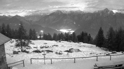 immagine della webcam nei dintorni di Pianello del Lario: webcam Monte Legnone