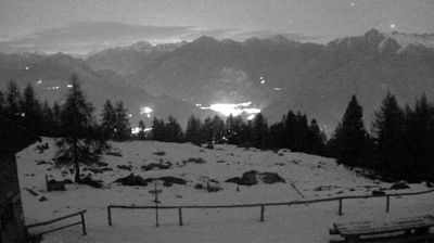 immagine della webcam nei dintorni di Perledo: webcam Monte Legnone