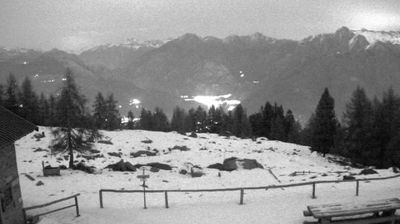 immagine della webcam nei dintorni di Montemezzo: webcam Monte Legnone