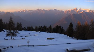 immagine della webcam nei dintorni di Cremia: webcam Monte Legnone