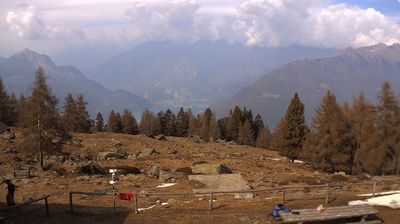 immagine della webcam nei dintorni di Dosso del Liro: webcam Monte Legnone