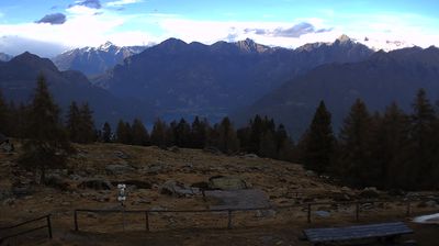 immagine della webcam nei dintorni di Perledo: webcam Monte Legnone