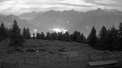 immagine della webcam nei dintorni di Alpe Giumello: webcam Monte Legnone