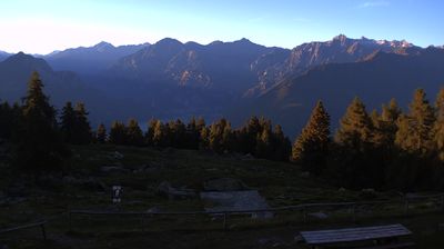 immagine della webcam nei dintorni di Alpe Giumello: webcam Monte Legnone