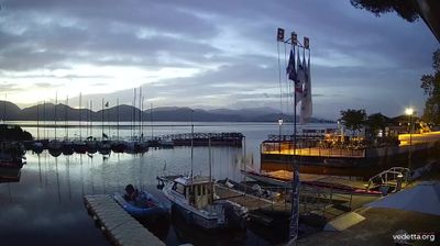 immagine della webcam nei dintorni di Viareggio: webcam Torre Del Lago Puccini