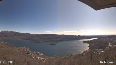 immagine della webcam nei dintorni di Fontaneto d'Agogna: webcam Madonna del Sasso