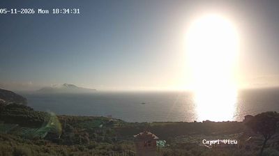 immagine della webcam nei dintorni di Massa Lubrense: webcam Sant'Agata sui Due Golfi