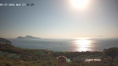 immagine della webcam nei dintorni di Torre del Greco: webcam Sant'Agata sui Due Golfi