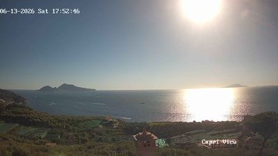 immagine della webcam nei dintorni di Praiano: webcam Sant'Agata sui Due Golfi