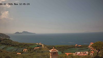 immagine della webcam nei dintorni di Furore: webcam Sant'Agata sui Due Golfi