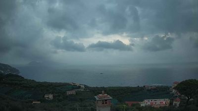 immagine della webcam nei dintorni di Napoli: webcam Sant'Agata sui Due Golfi