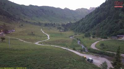 immagine della webcam nei dintorni di Piani d'Erna: webcam Introbio