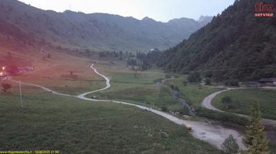 immagine della webcam nei dintorni di Branzi: webcam Rifugio Falc