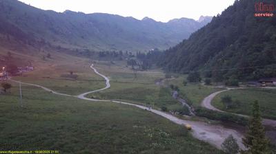 immagine della webcam nei dintorni di Rifugio Falc: webcam Introbio
