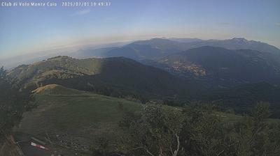 immagine della webcam nei dintorni di Tizzano Val Parma: webcam Schia Monte Caio