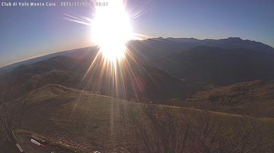 immagine della webcam nei dintorni di Varano de' Melegari: webcam Schia Monte Caio