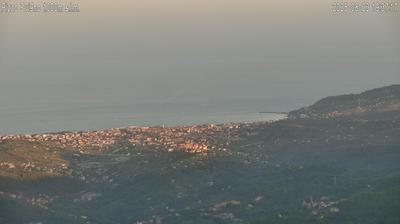 immagine della webcam nei dintorni di Castel Vittorio: webcam Chiusanico