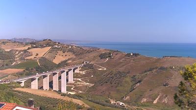 immagine della webcam nei dintorni di Loreto Aprutino: webcam Foggetta